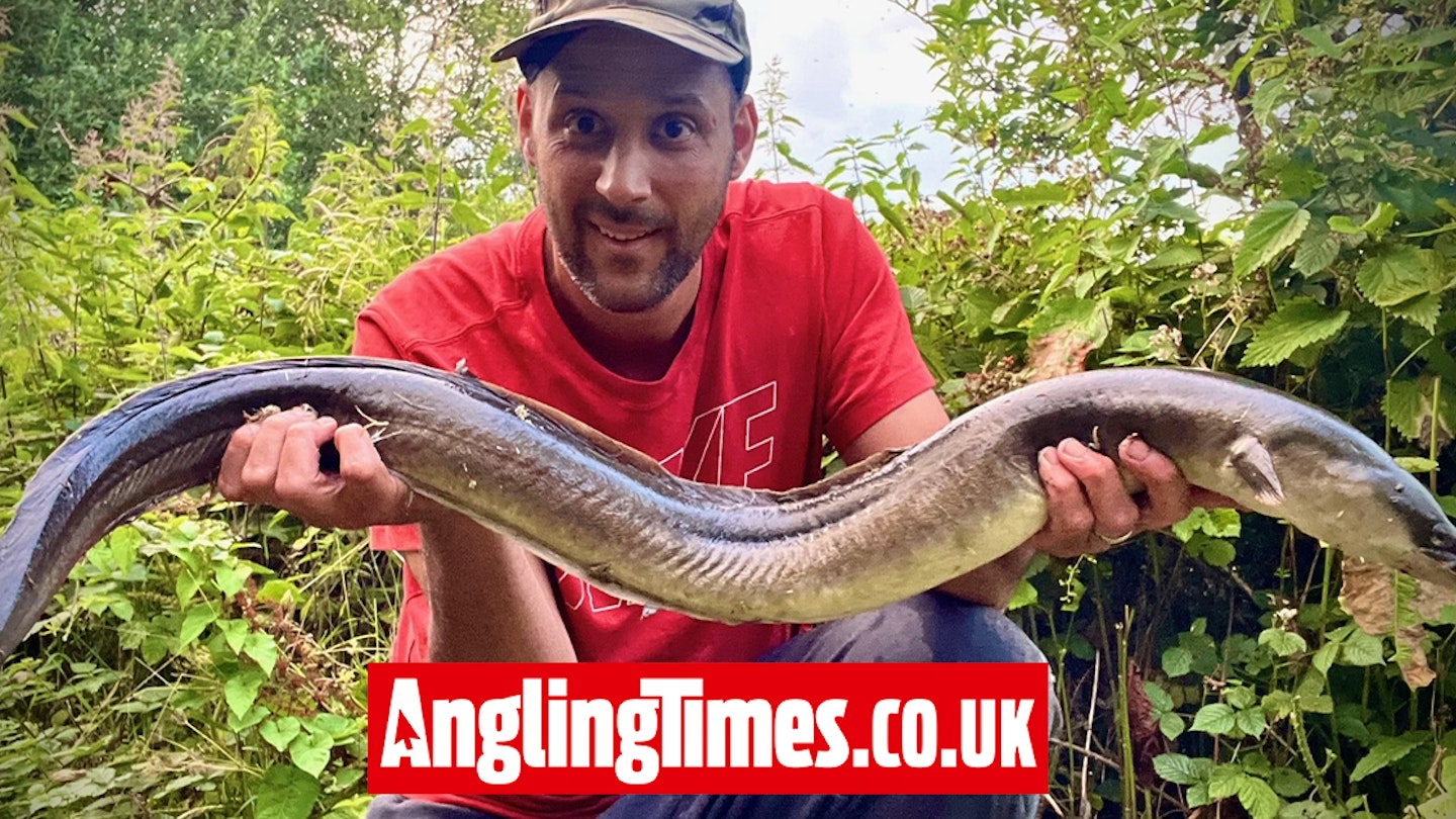 Giant eel hooked within 30 seconds on float and pin