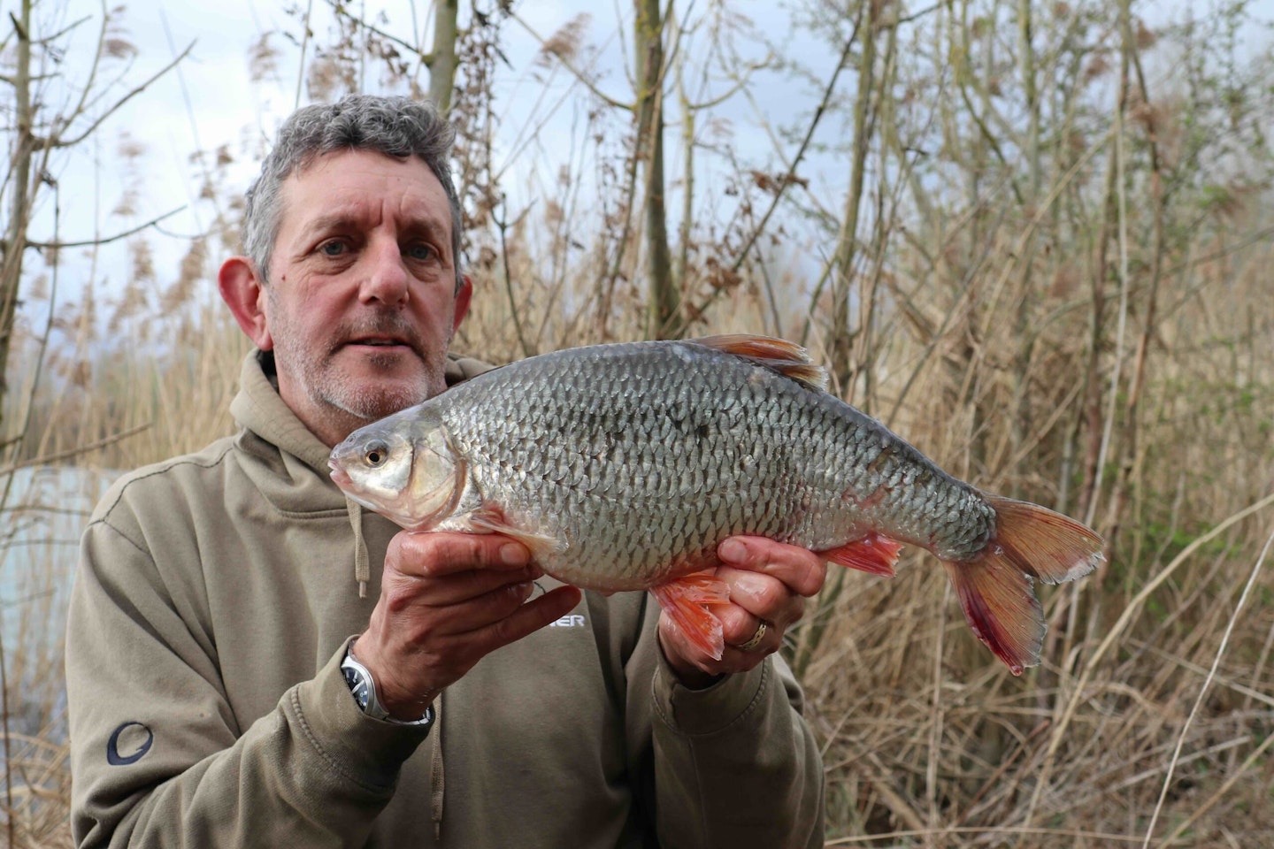 Dai and his magnificent 4lb 4oz roach.