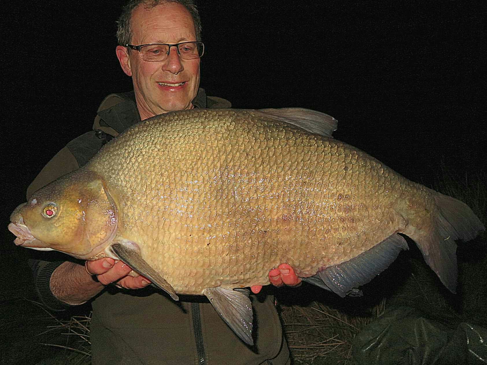 The 17lb 7oz bream in all its glory.