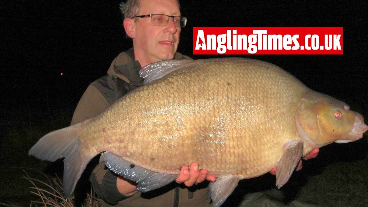 Huge 17lb bream landed from water with only two known big fish