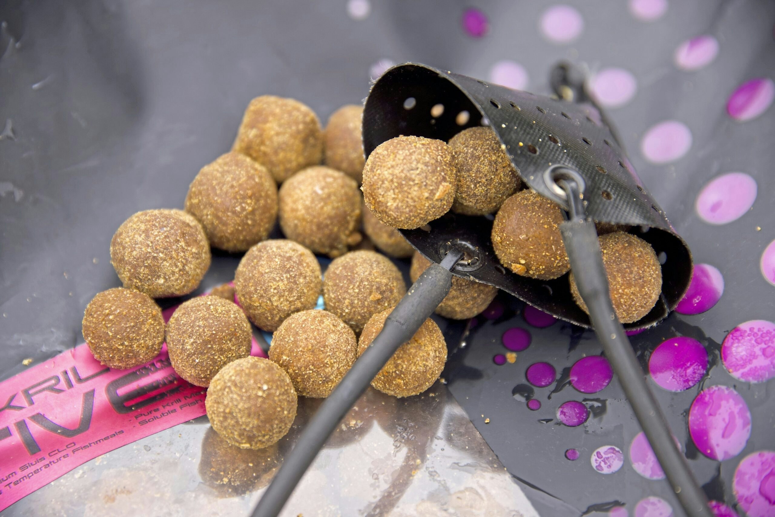 Sometimes a pouchful of boilies around your hookbait is all that is required.