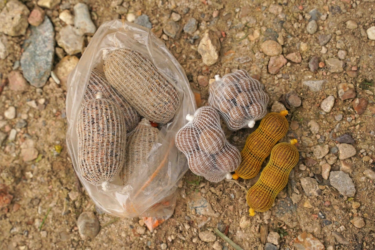 PVA mesh is a great way of presenting whole boilies.