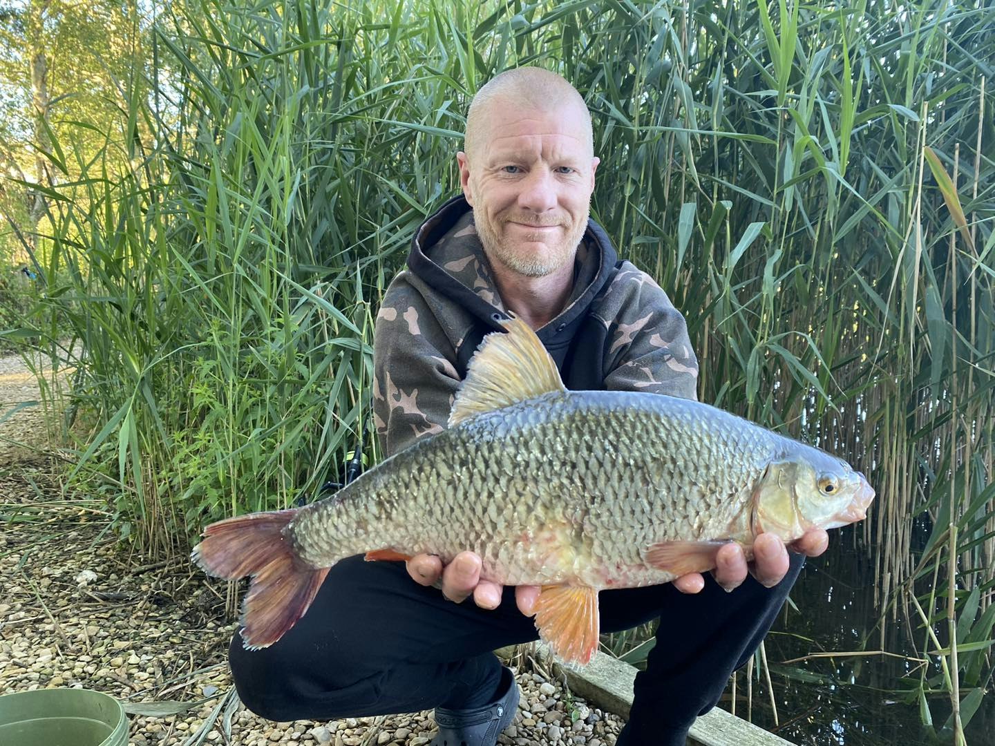 Ashley Bresnan with his 4lb 2oz roach!