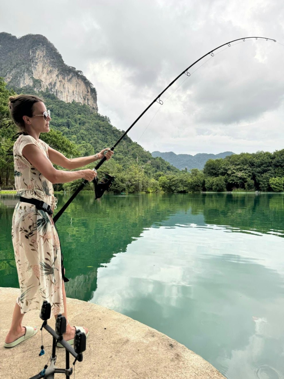 Female angler lands a world record catfish in emotional capture ...