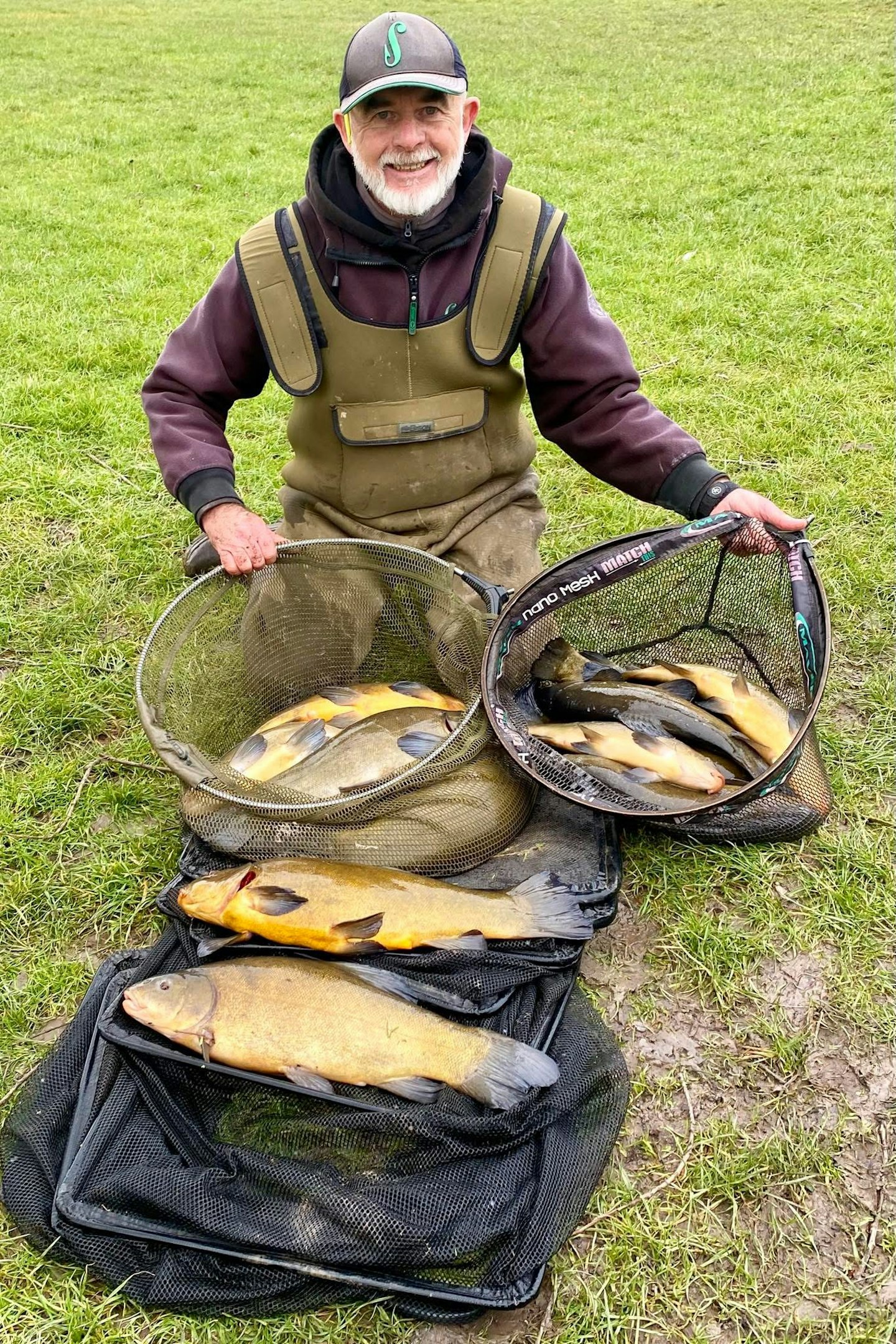 Sub-zero session produces spectacular tench haul from river | Angling Times