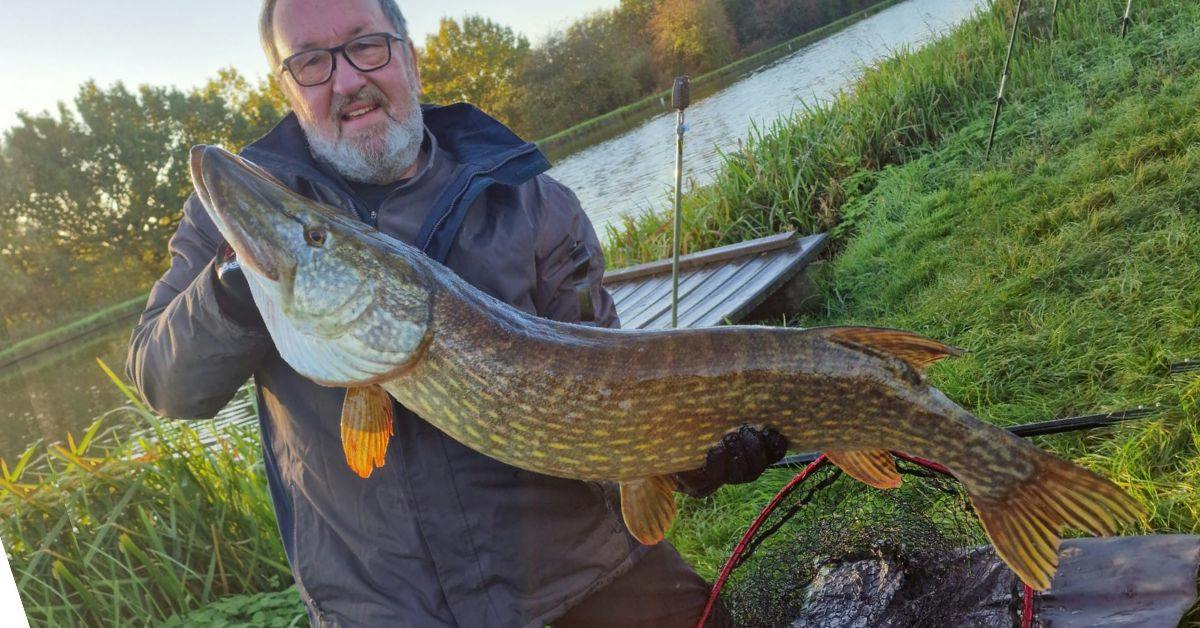 Huge canal pike leaves new angler stunned