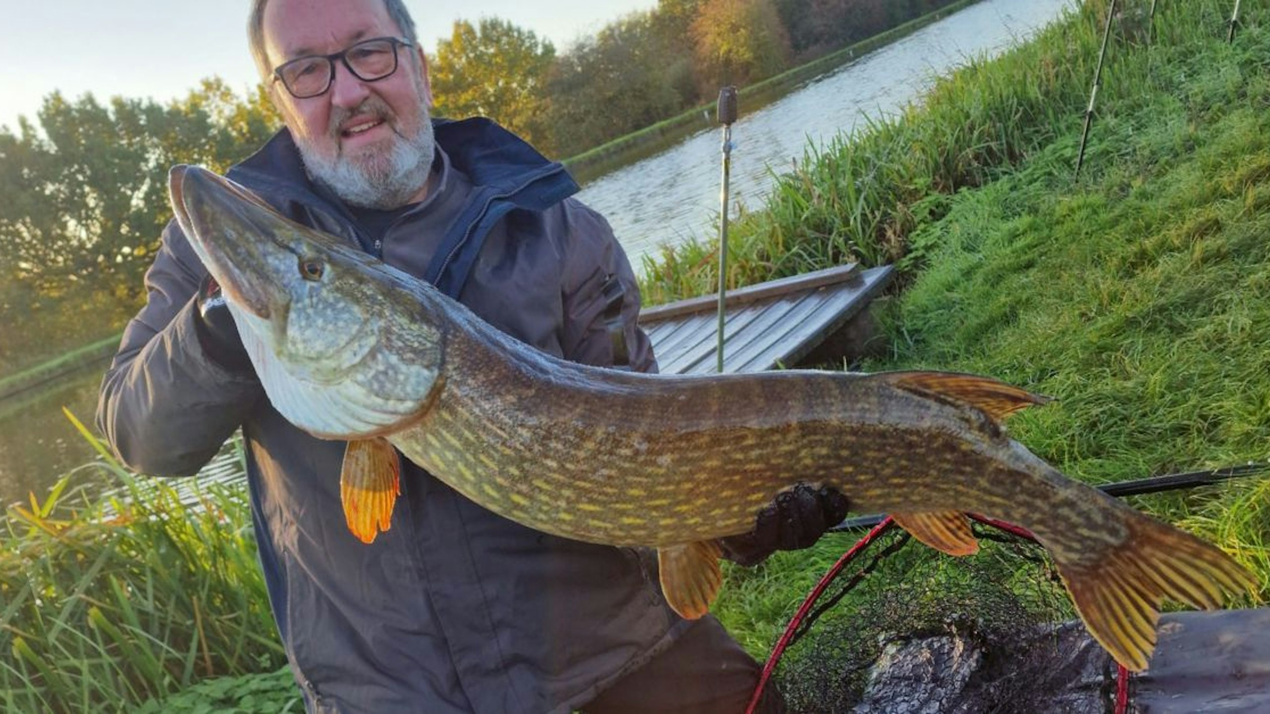 Huge canal pike leaves new angler stunned