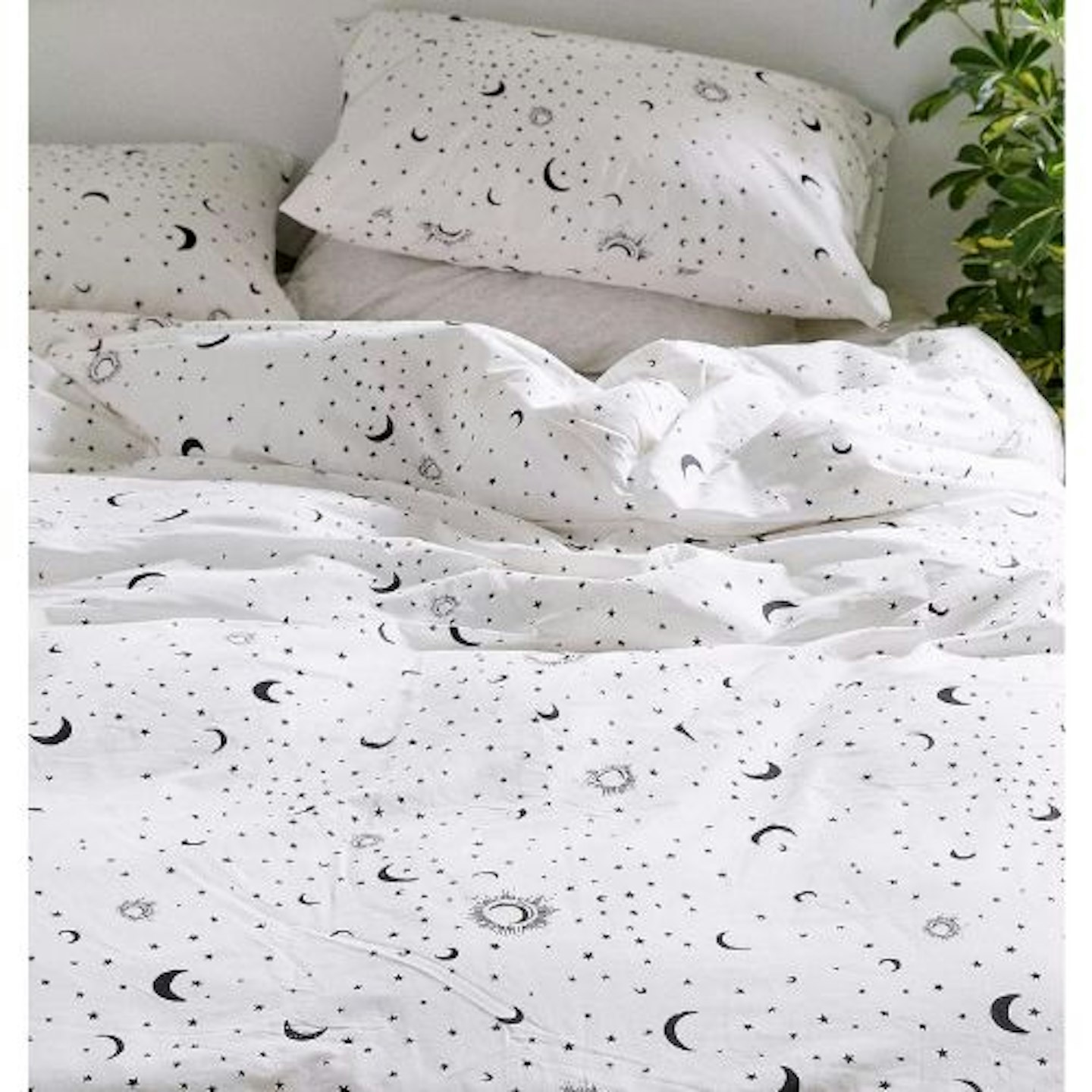 Black & White Moon Duvet Set With Reusable Fabric Bag