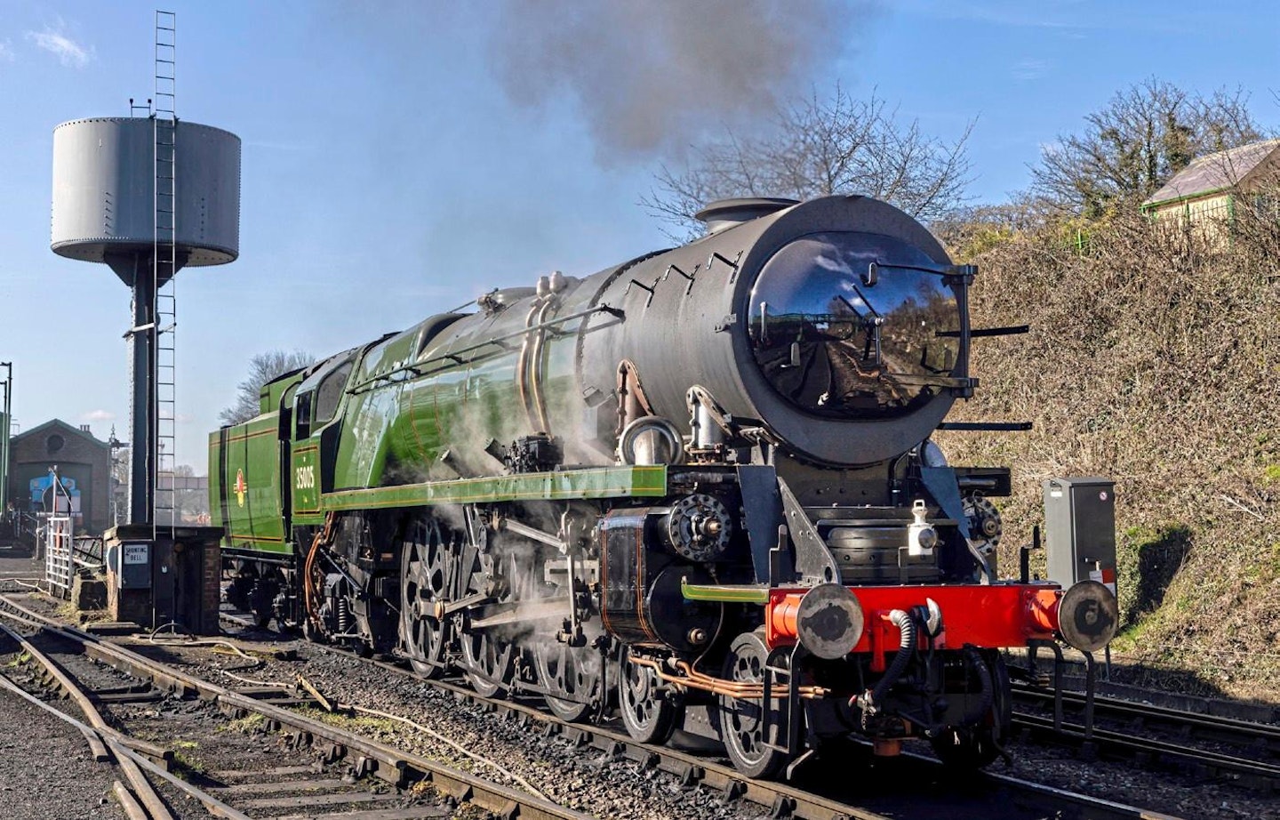 Newly overhauled ‘Merchant Navy’ No. 35005 Canadian Pacific, minus its smoke deflectors, steam pipe cladding, nameplates and smokebox numberplate, in steam in Ropley yard on the Mid-Hants Railway on March 1. JEREMY DE SOUZA