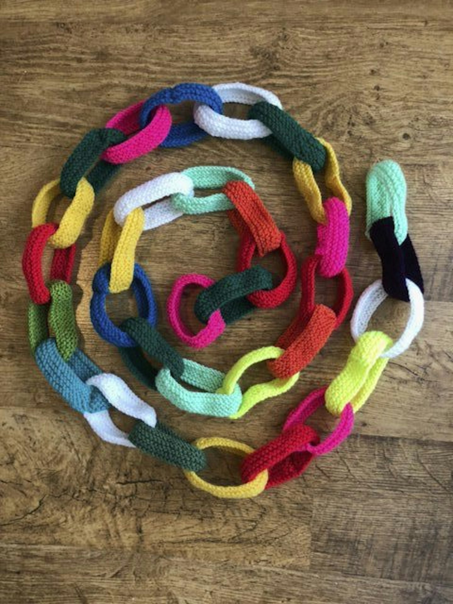 knitted decorative chain