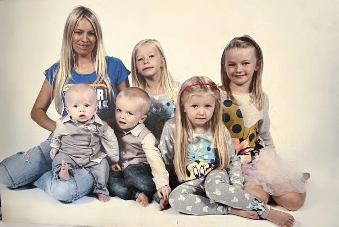 mum and daughter with 22 kids