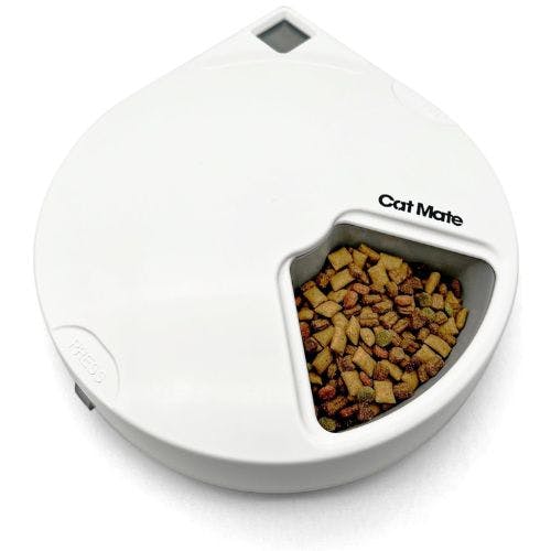 Best automatic pet feeders for regular mealtimes in 2024