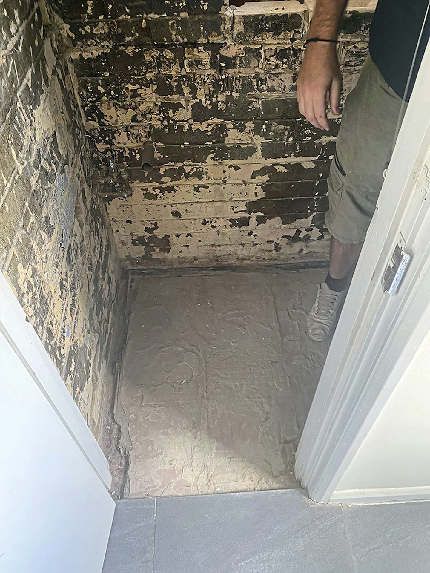 Boyfriend build me Monica's bathroom