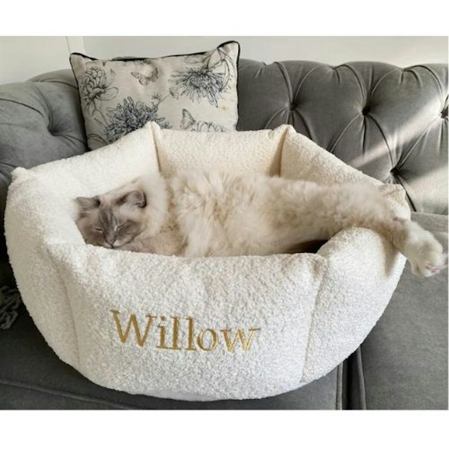 Deep cat bed in luxury Boucle fabric