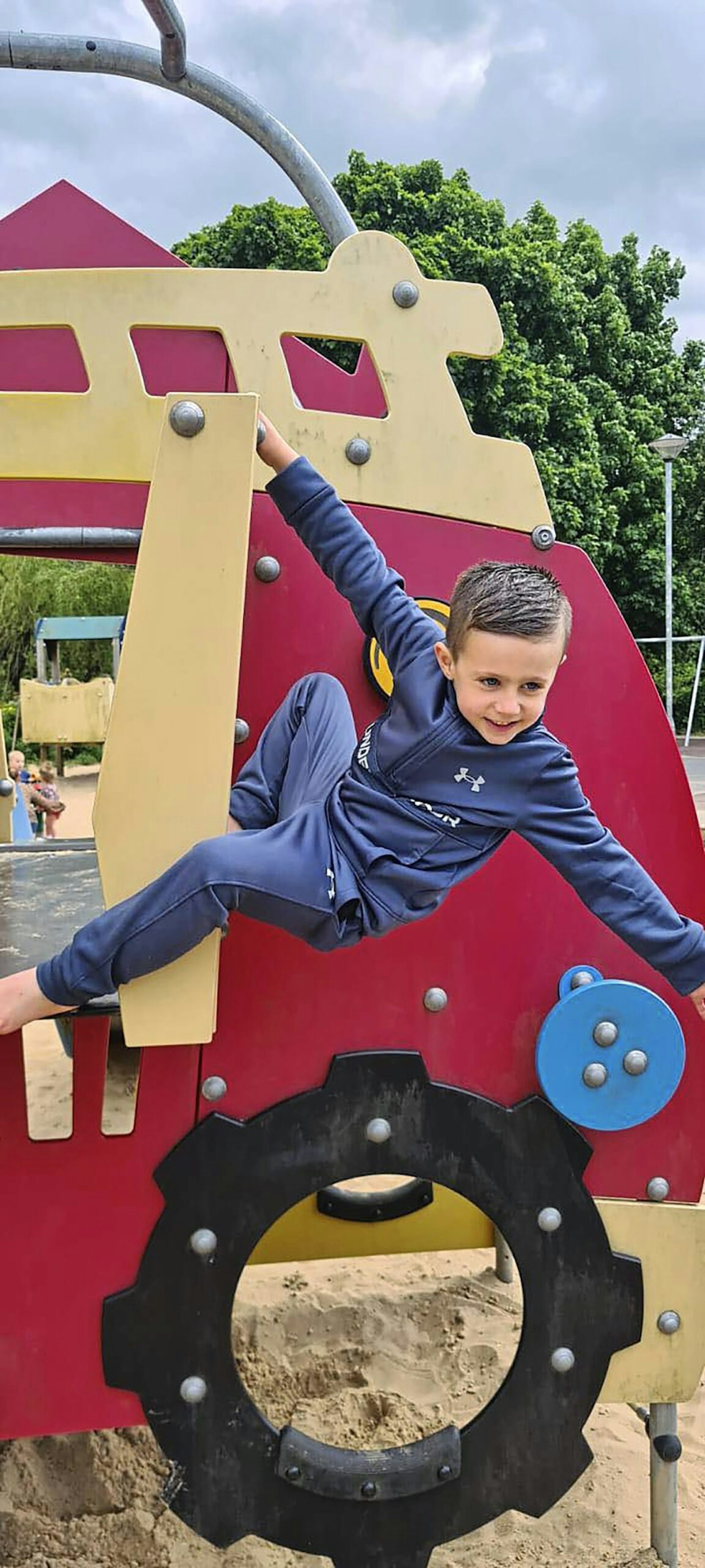 Brother suffocated on balloon