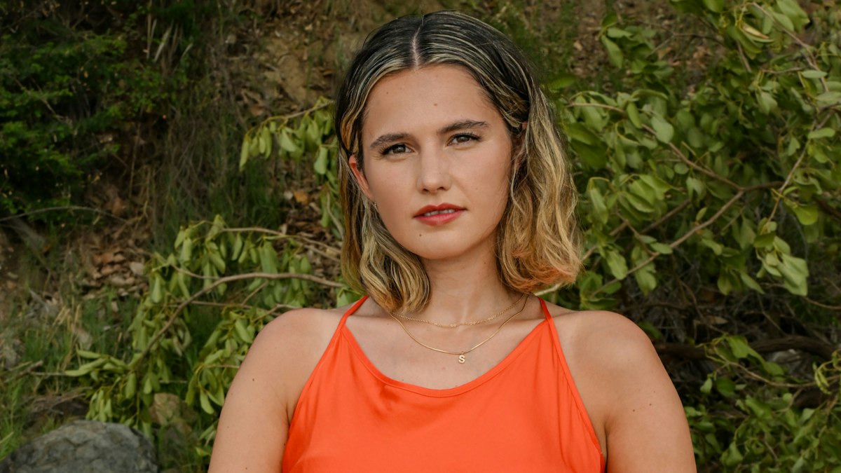 Lizzie Davidson Age: How Old Is Lizzie Davidson In 2026?