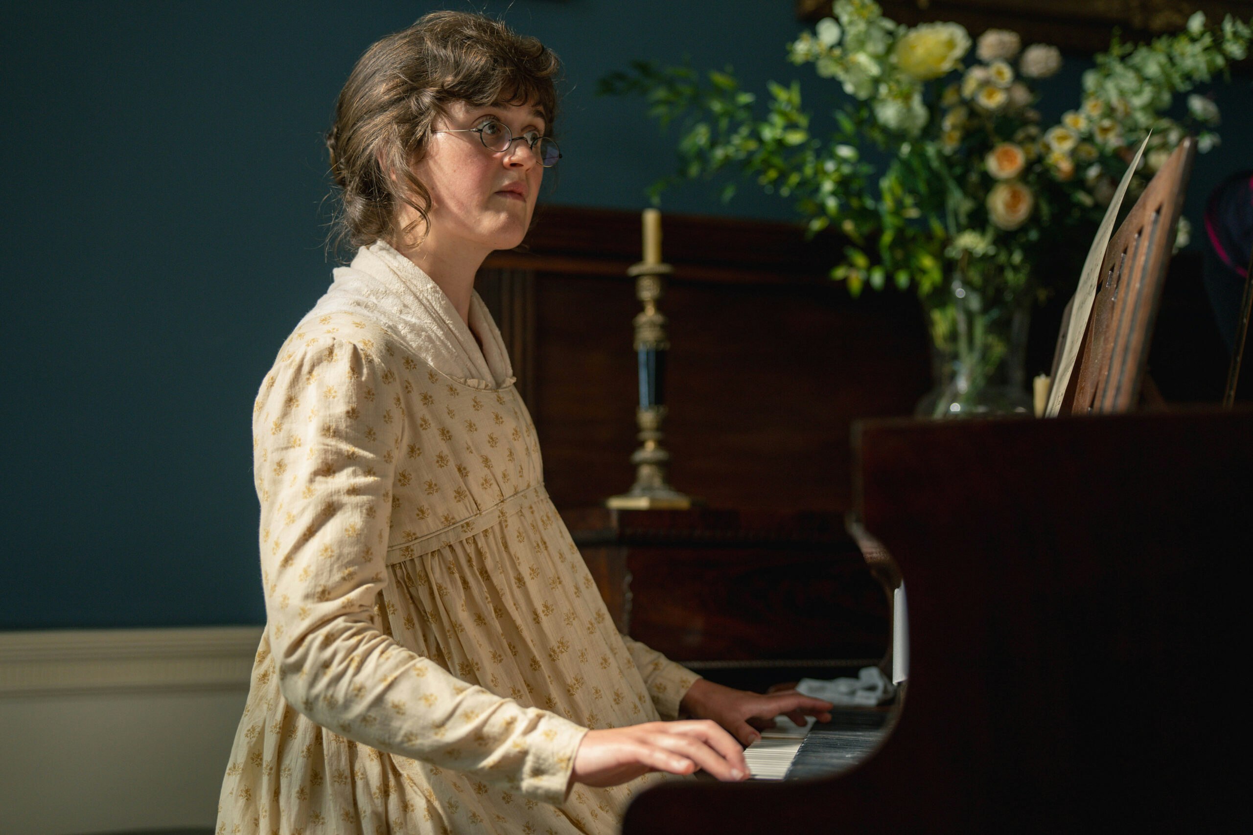 Ella Bruccoleri as Mary Bennet in The Other Bennet Sister