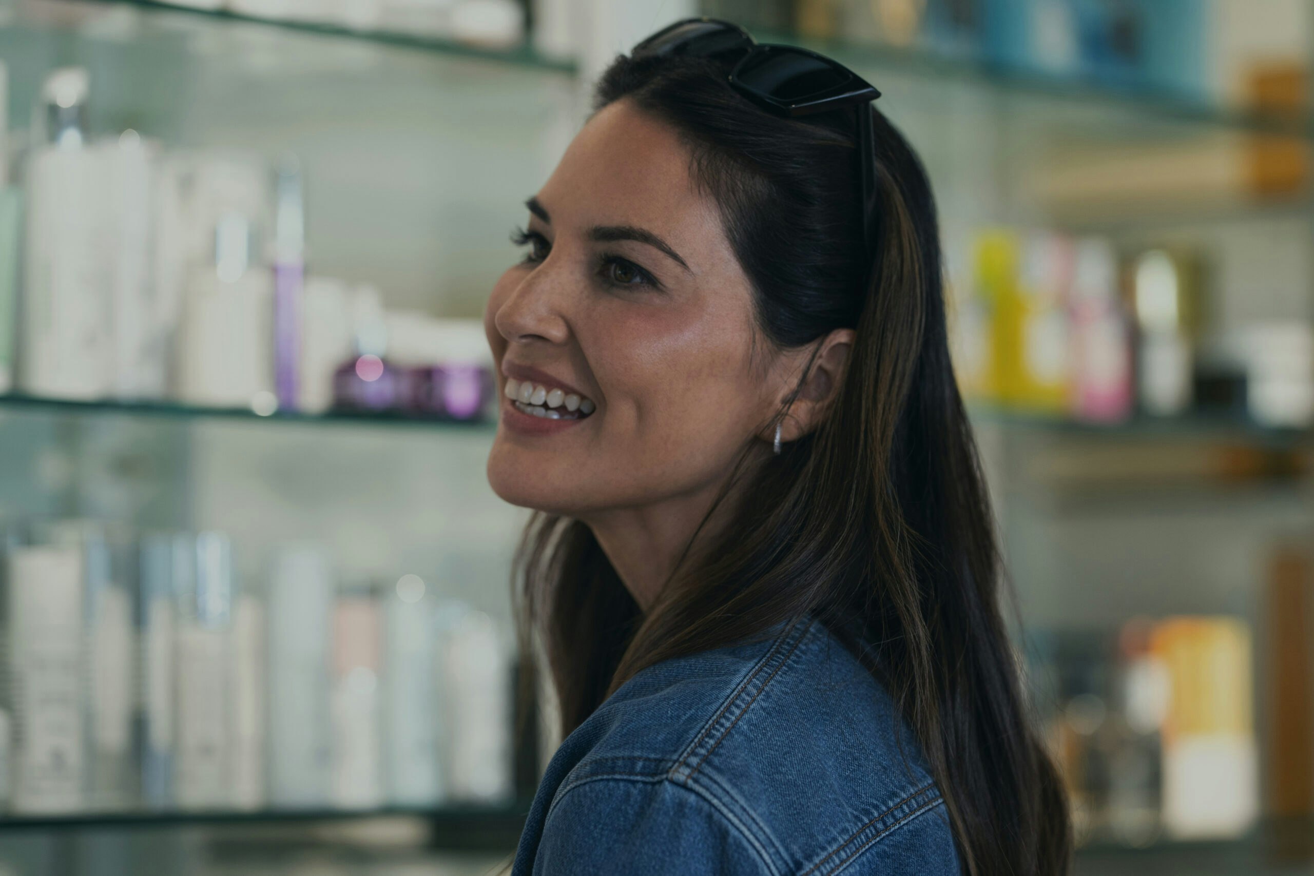 Olivia Munn as Samantha Levitt in Your Friends & Neighbors