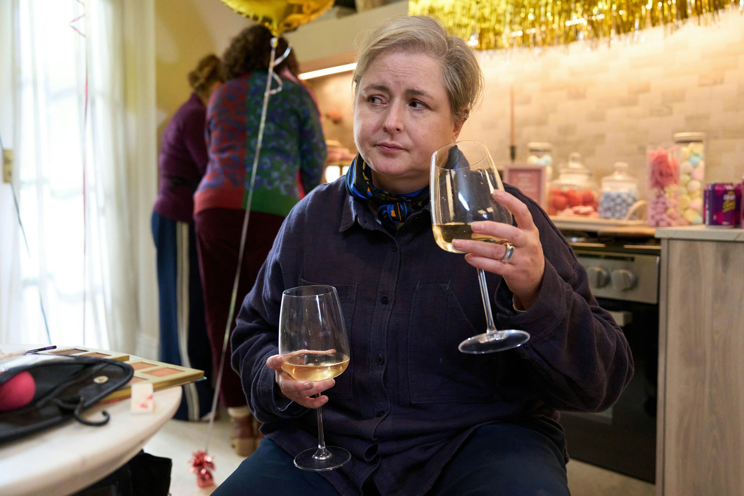 Siobhán McSweeney as Della in Amandaland