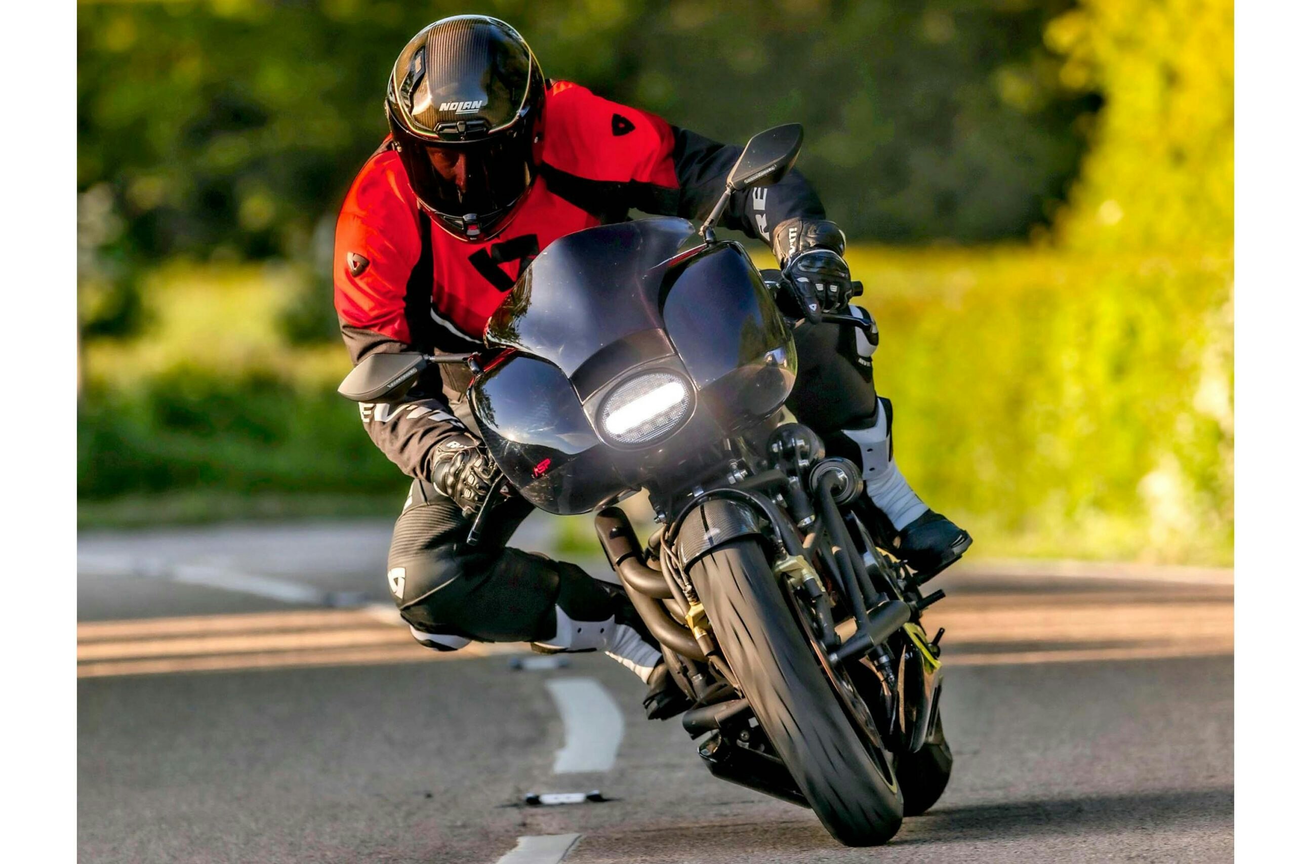 Headlight is from a John Deere tractor – complete with ‘plough’ and ‘dip’ settings
