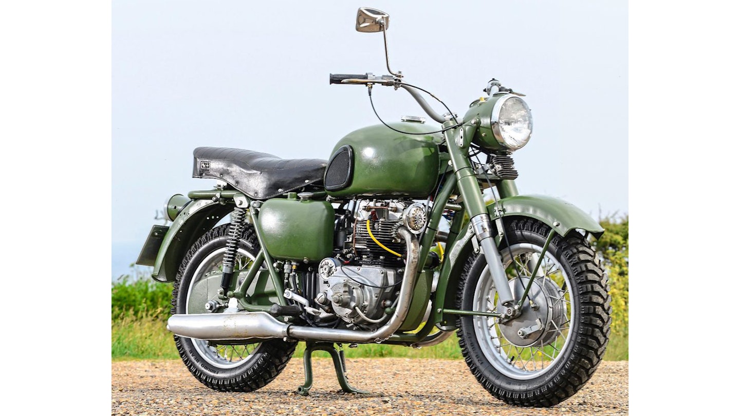 Top end looks Triumph-like, but lower engine lacks Meriden curves. Dong Hai were fond of a knobbly tyre