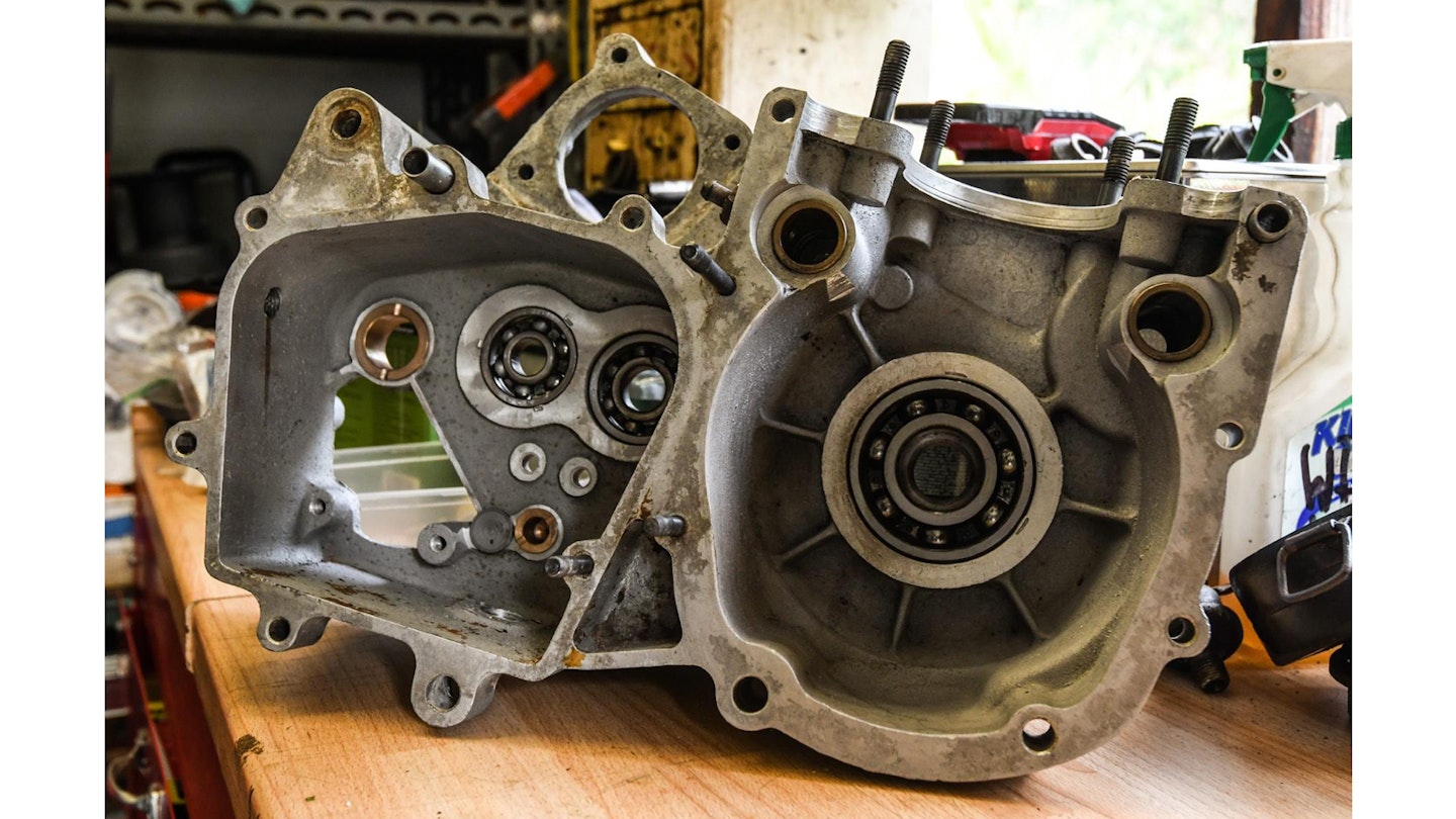 The left-hand crankcase also houses much of the Dong Hai’s four-speed gearbox.