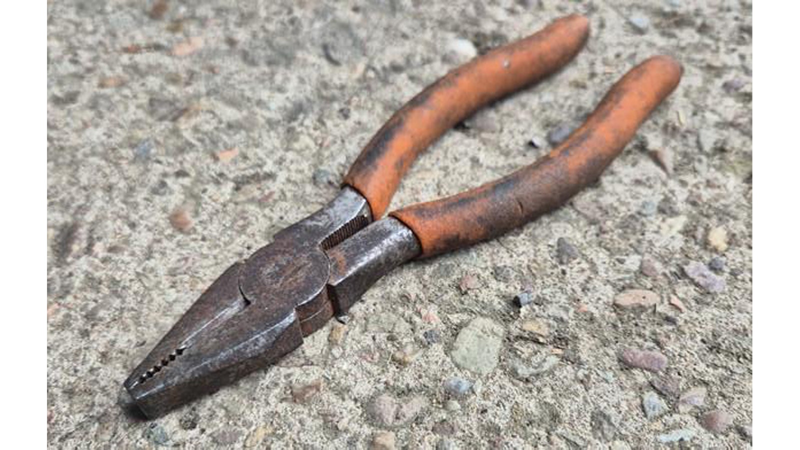 Pliers
