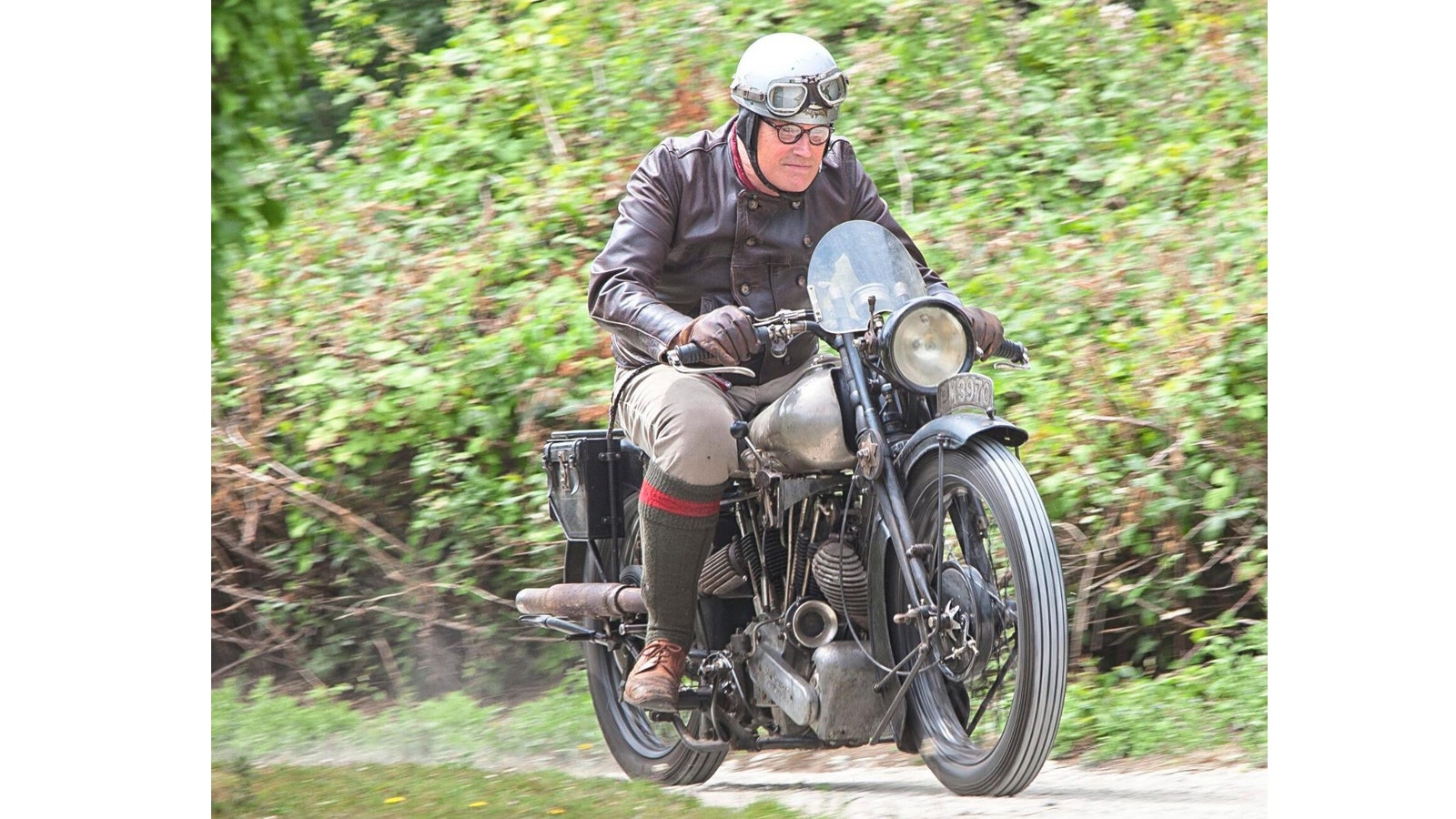 The SS100 lopes along like a big cat. Few bikes match its feel