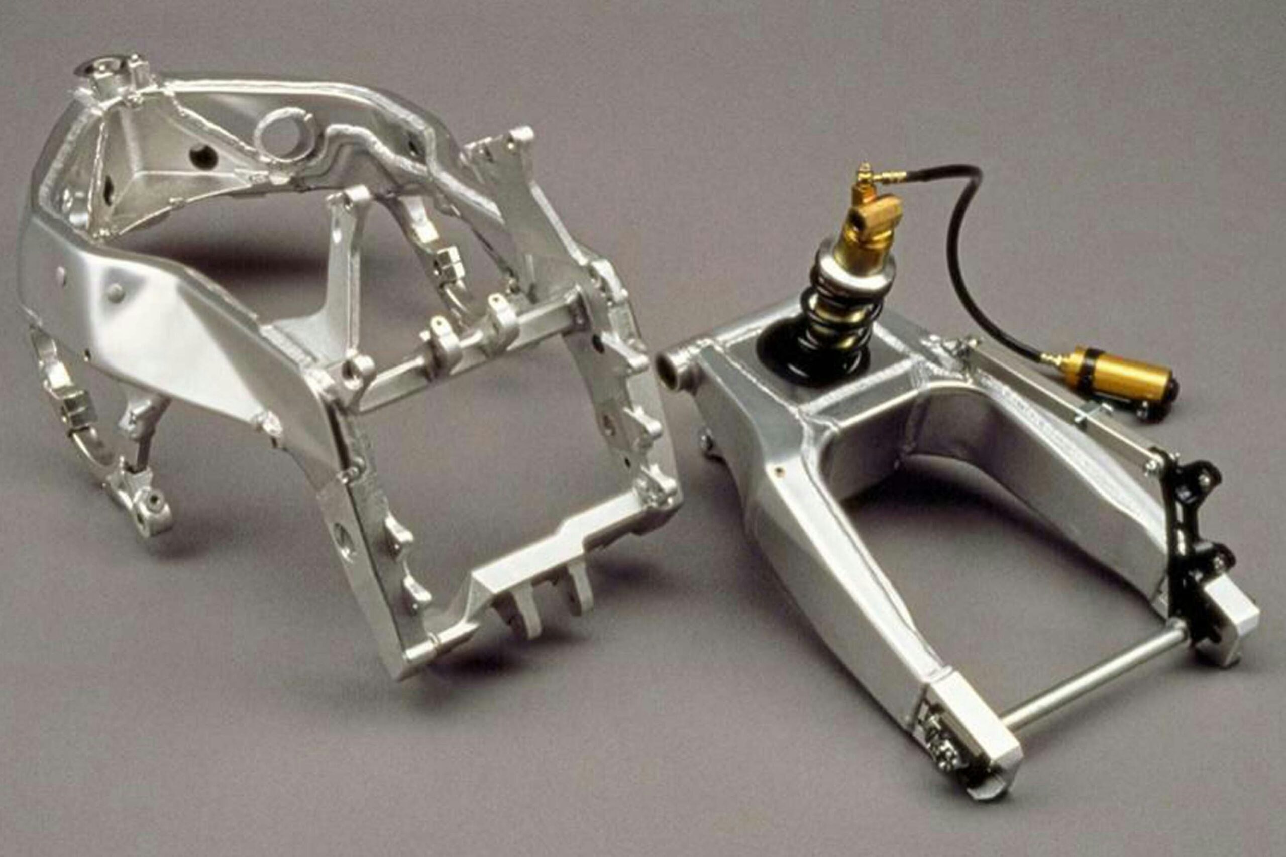 Revised Deltabox chassis was as important in the Yamaha’s success as its EXUP system