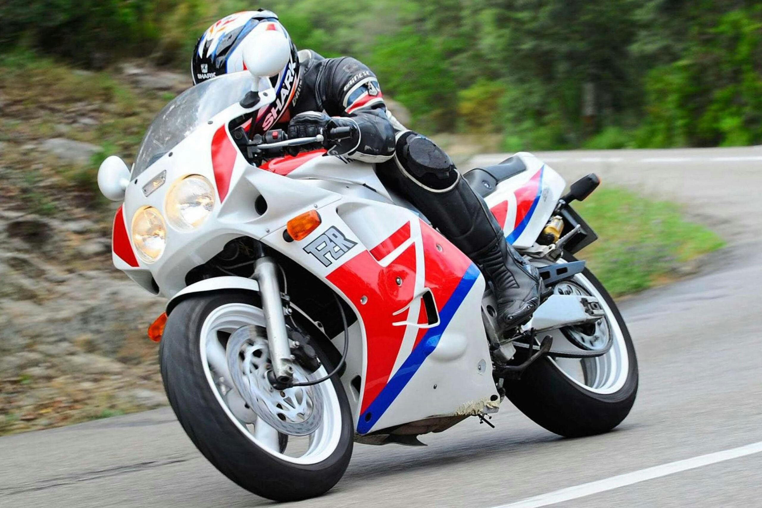 The Yam gave handling and balance to large, powerful bikes